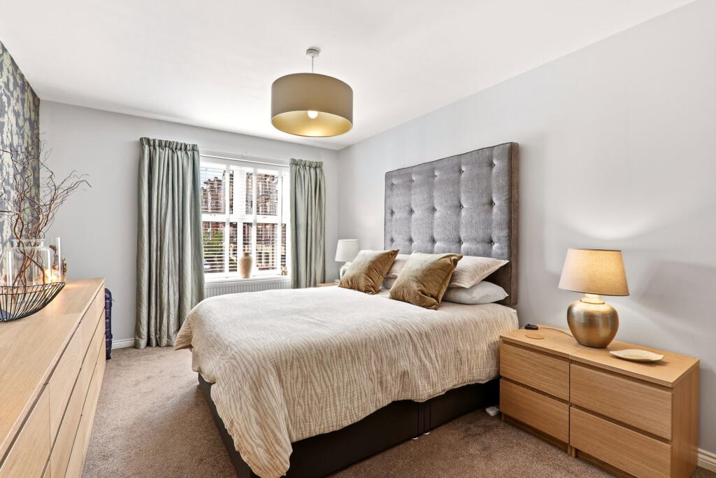 Apartment in Leeds, Weetwood - View 5