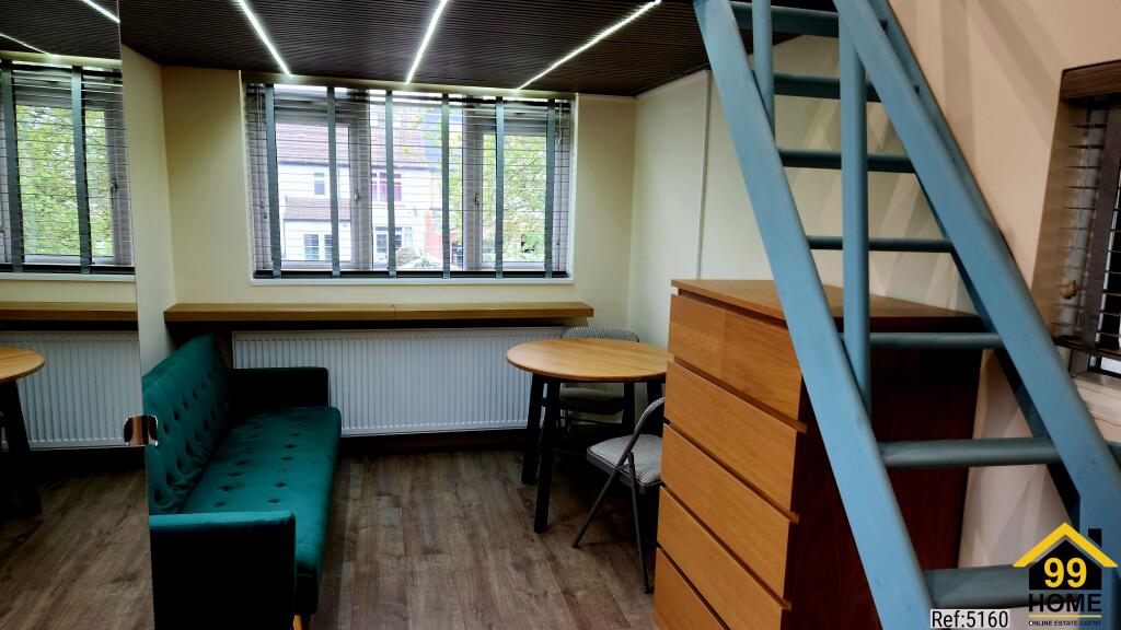 Studio flat for rent