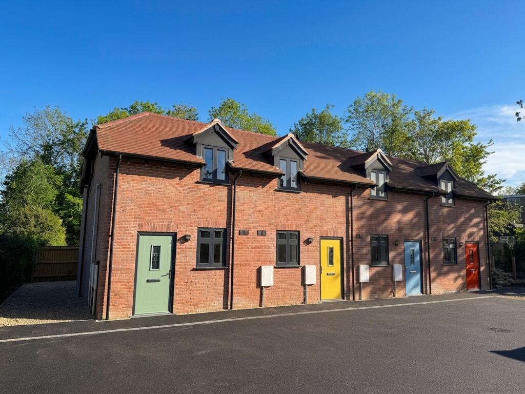 Main image of property: South Street, Hythe, SO45