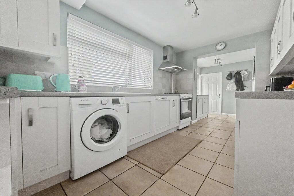 Broad Bush, Blunsdon, Swindon, SN26 photo 4