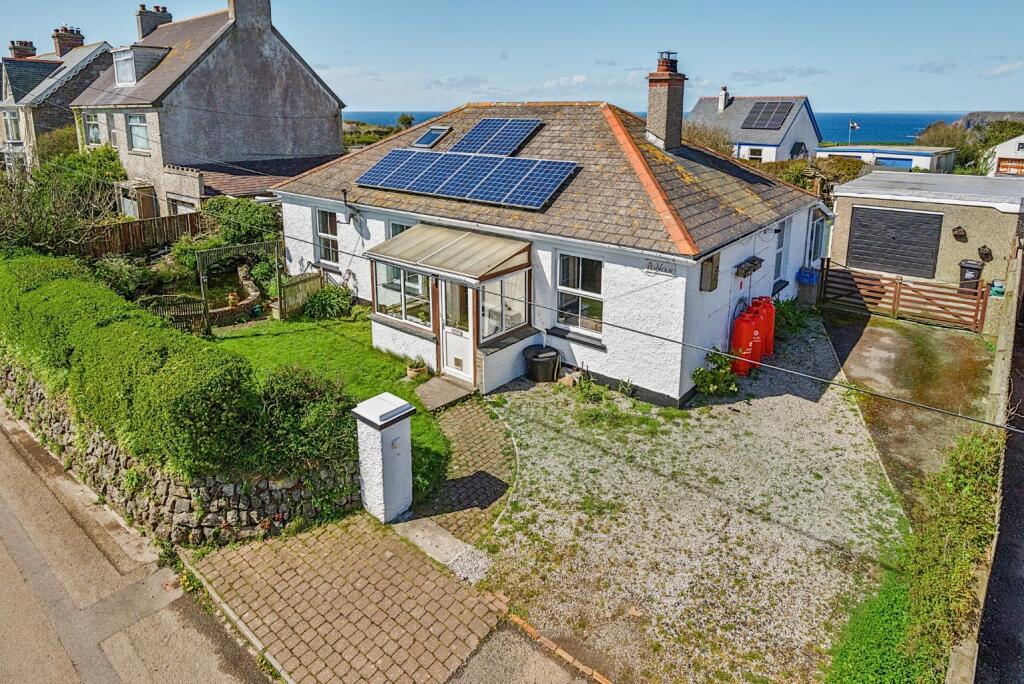 Main image of property: The Lizard, Spacious home on generous plot