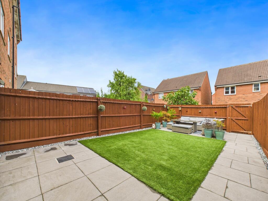 Templeton Close, Mickleover photo 3