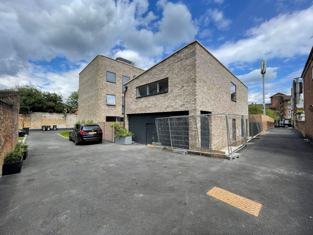 Main image of property: 260 Knights Hill, London, SE27 0QP