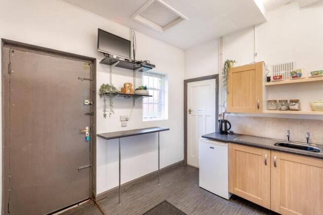 Kitchenette:
