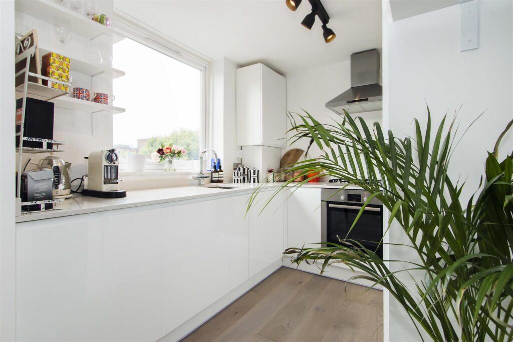 Apartment in London - View 3