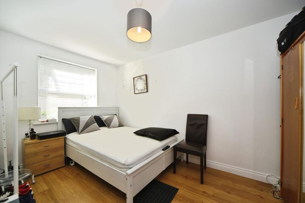 House in Bromley - View 5