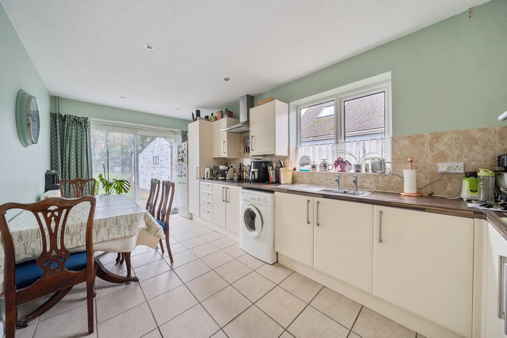 Chapel Close, Toddington, LU5 photo 4