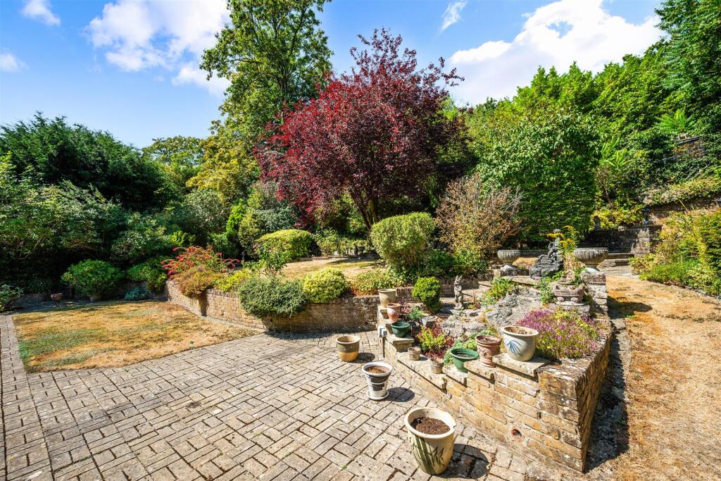 House in Coulsdon, London Borough of Croydon - View 3