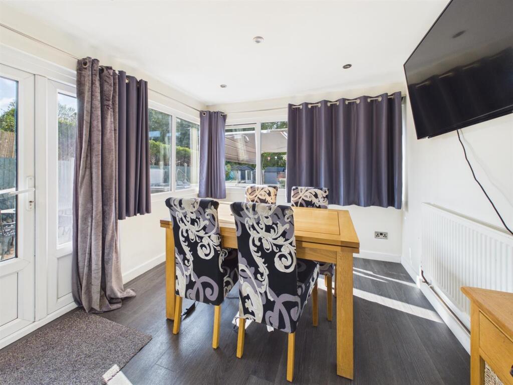House in Gloucester, Abbotswood, Brockworth - More