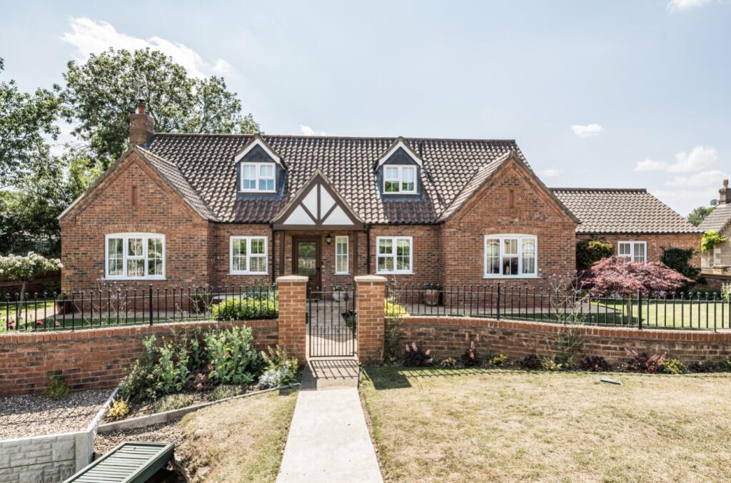 Main image of property: Lincoln Road, Leasingham, Sleaford, Lincolnshire, NG34