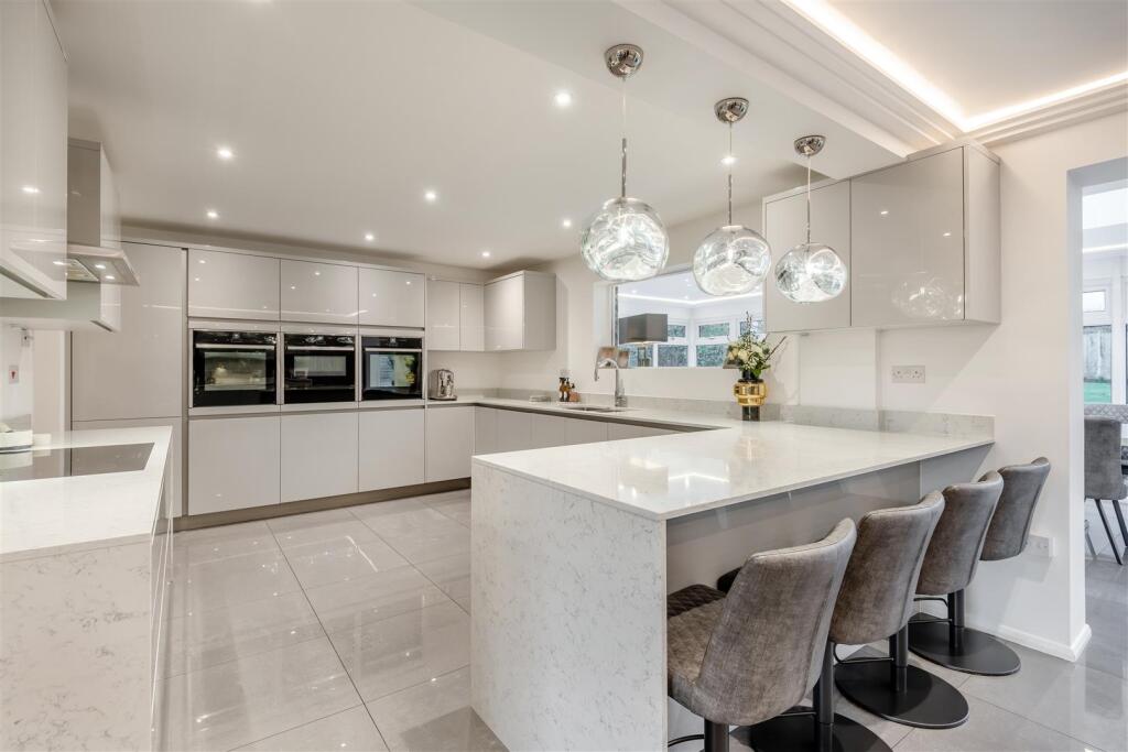Charlton Lane, West Farleigh, Maidstone photo 3