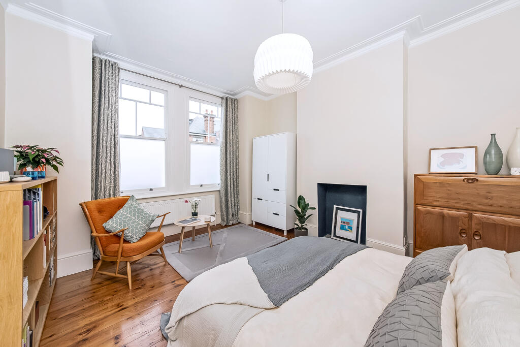 Apartment in London - More
