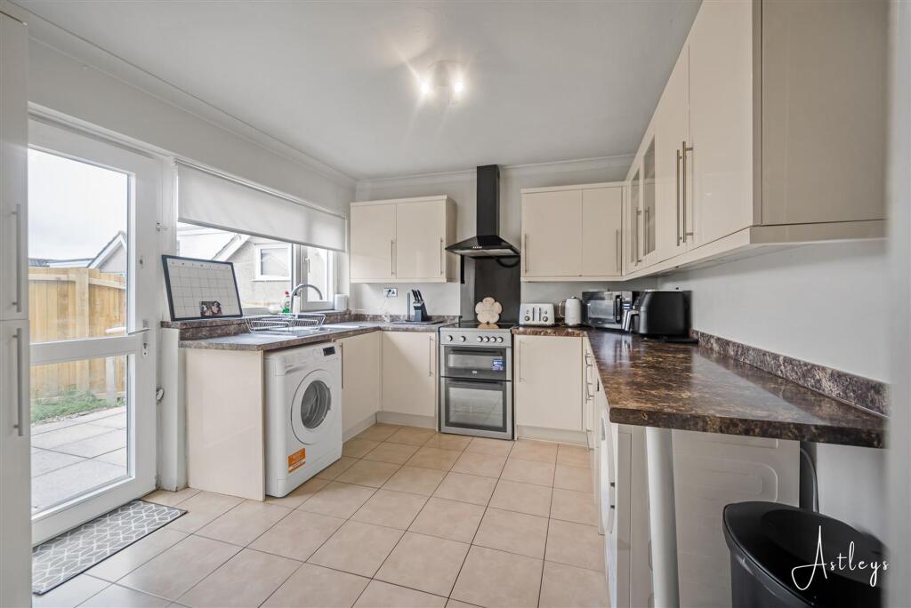 Heol Bedwas, Birchgrove, SA7 photo 2