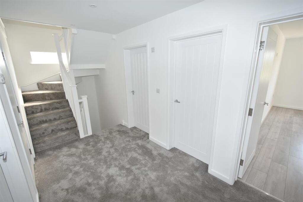 Elm Road, Canvey Island photo 3