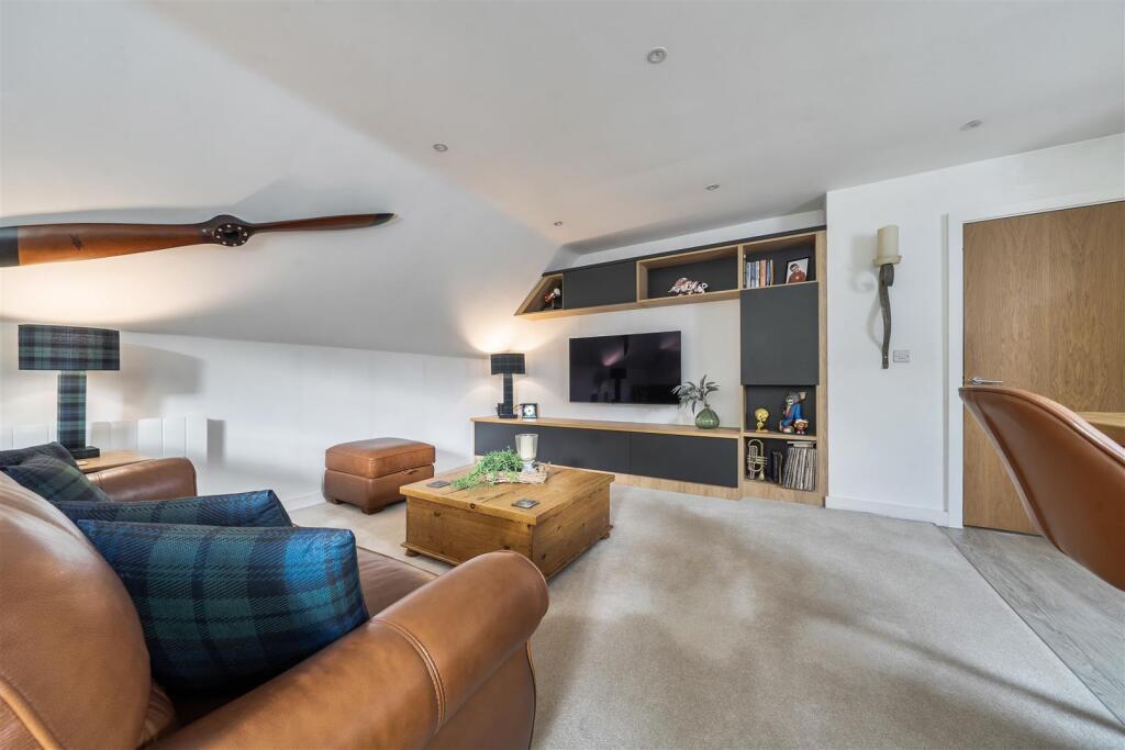 91 Barnes Lane, Sarisbury Green photo 4