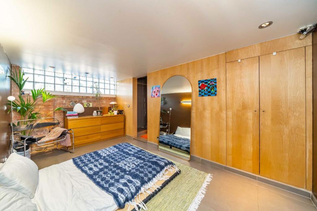 House in London, Blenheim Gardens Estate, Brixton - View 5