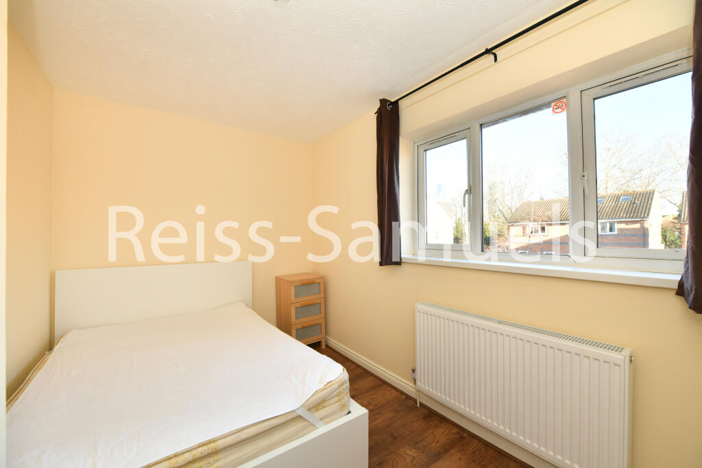 5 bedroom town house for rent