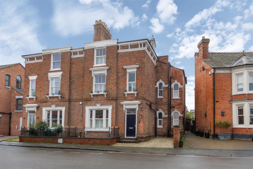 Main image of property: Broad Walk, Old Town, Stratford-Upon-Avon