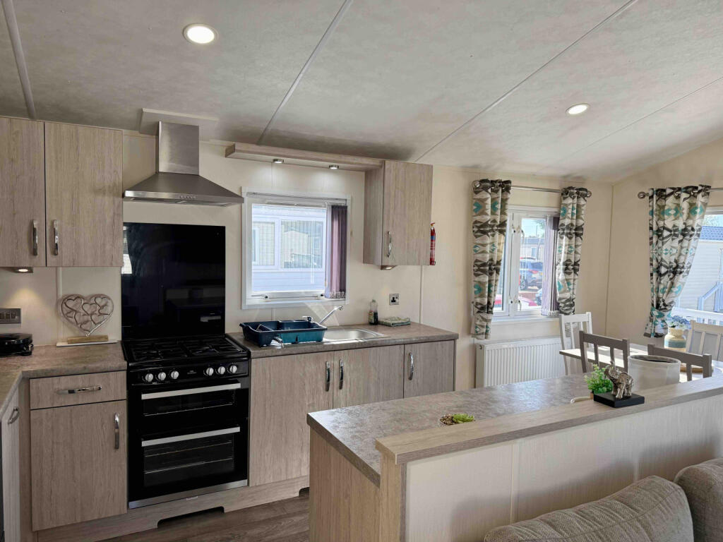 Felixstowe Beach Holiday Village, Walton Avenue, IP11 photo 5