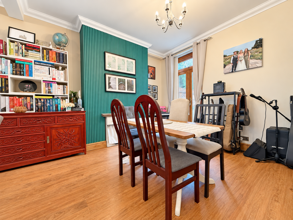 House in Aberdare, Robertstown - More