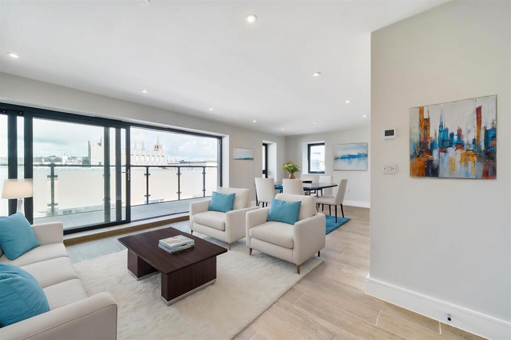 Apartment in Truro - View 3