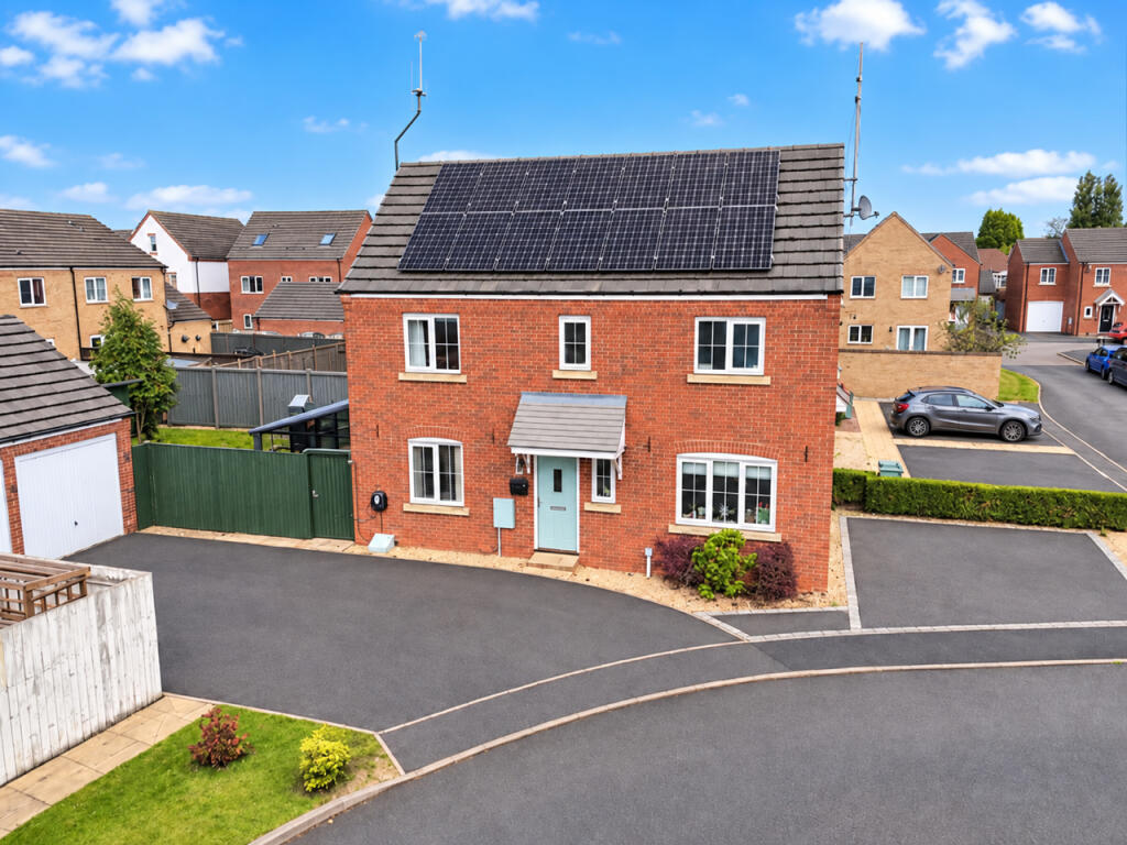 3-bed terraced on Wilton Close, Bridgtown, Cannock, WS11, £275,000