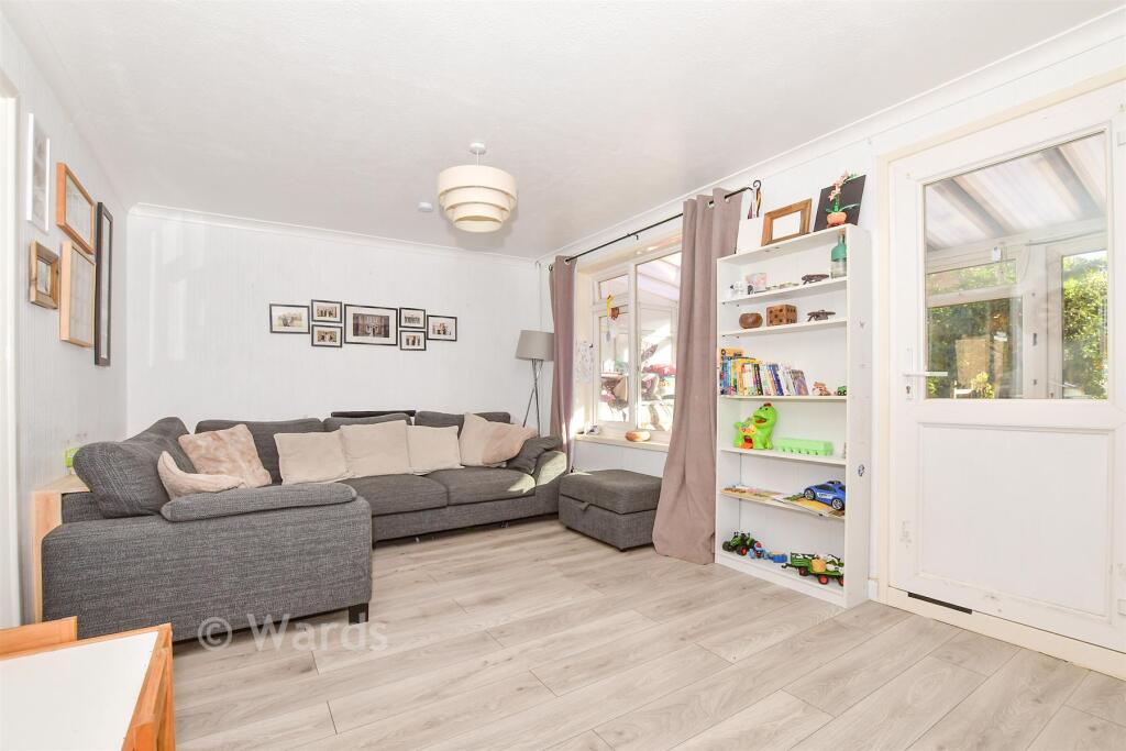 House in Tunbridge Wells, Paddock Wood - View 3