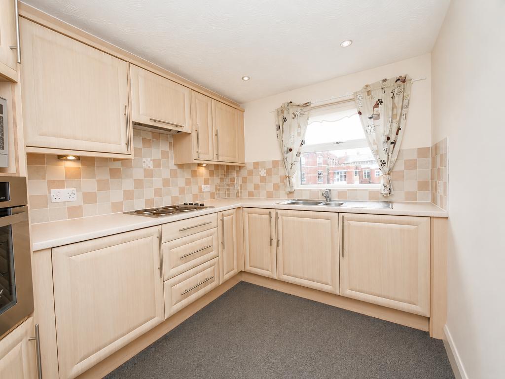 Apartment in Sefton, Liverpool City Region - View 4