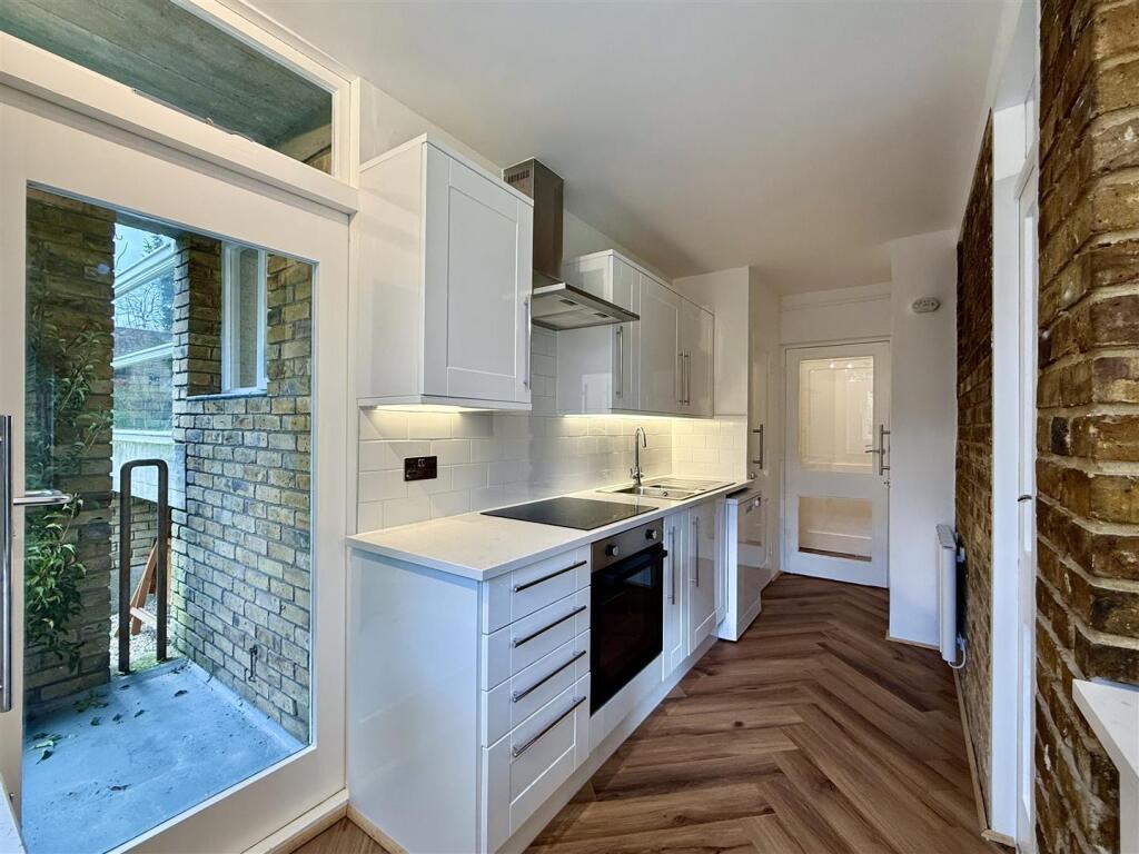 House in London - View 5