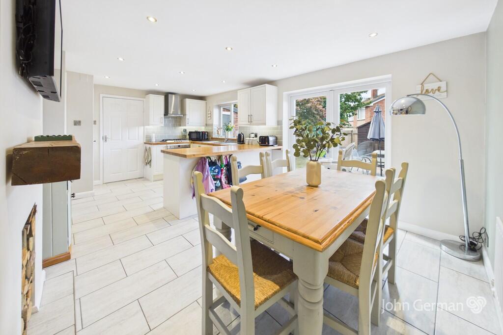 Davies Drive, Uttoxeter photo 4