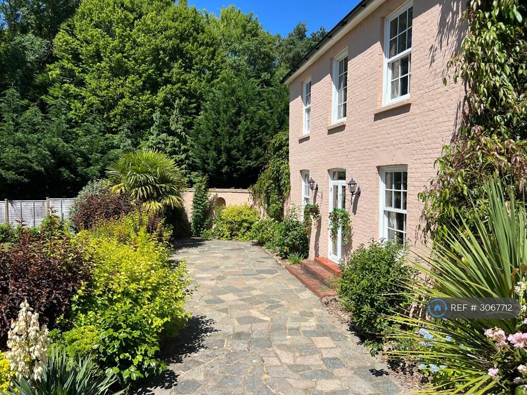 House in Guildford - View 3