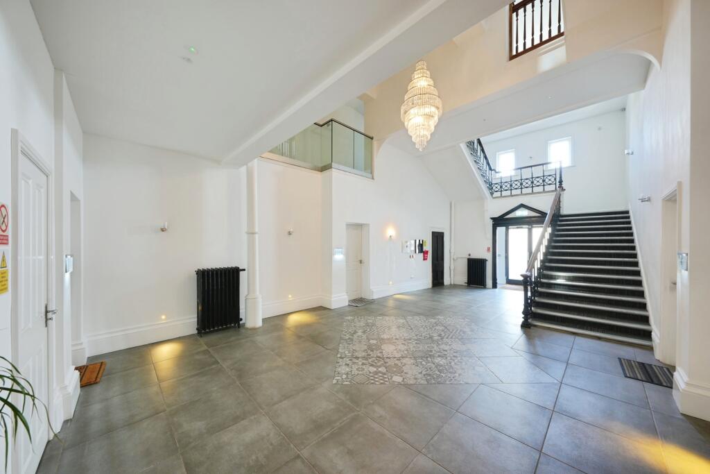 Apartment in Weston-super-Mare, North Somerset - View 3