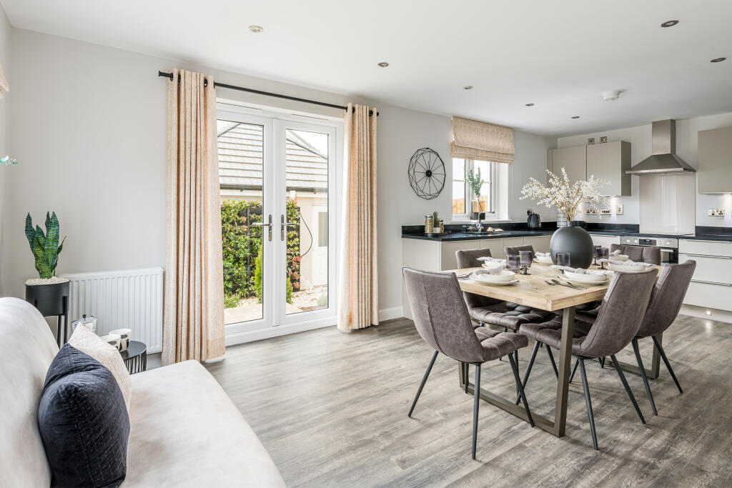 House in Edinburgh, West Craigs - View 4
