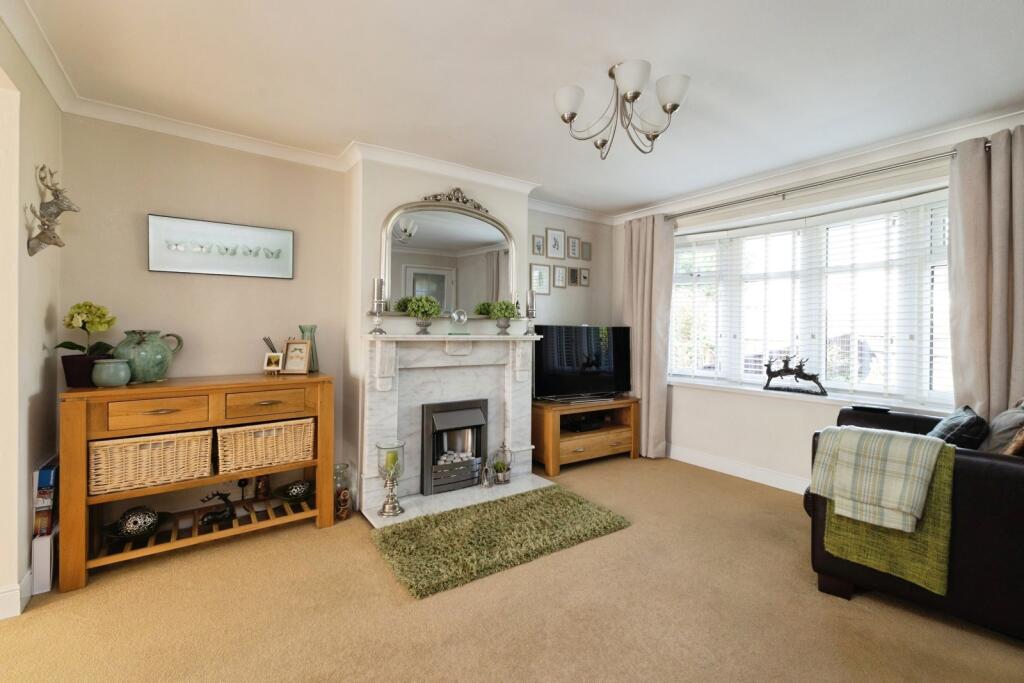 Rutherglen Walk, Eaglescliffe, Stockton-on-Tees, Durham, TS16 photo 4