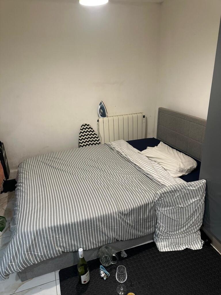 80B Seymour Avenue, Tottenham, London N17 9ED photo 2