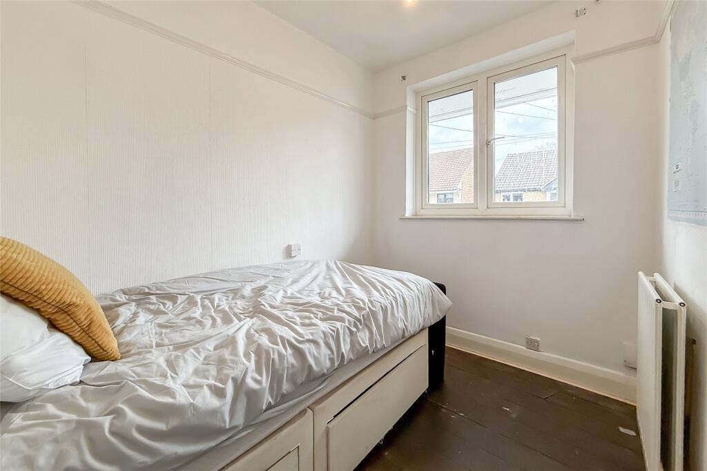 Additional image 15 of Wynchlands Crescent, St. Albans, Hertfordshire, AL4