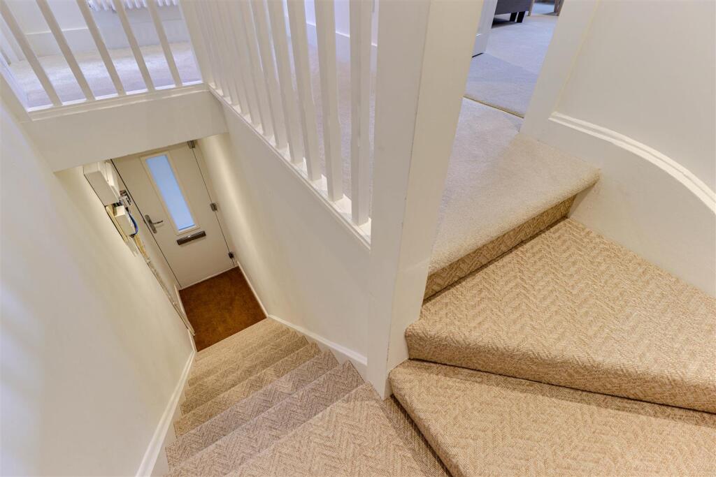 Apartment in Guildford - More