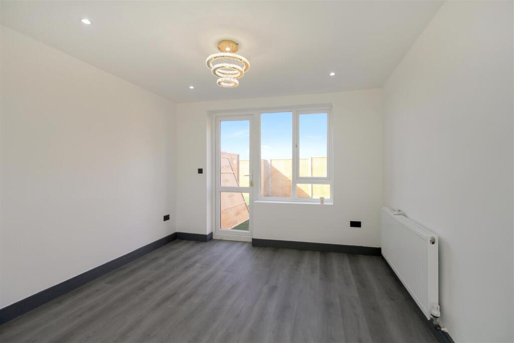 House in Northampton - View 4