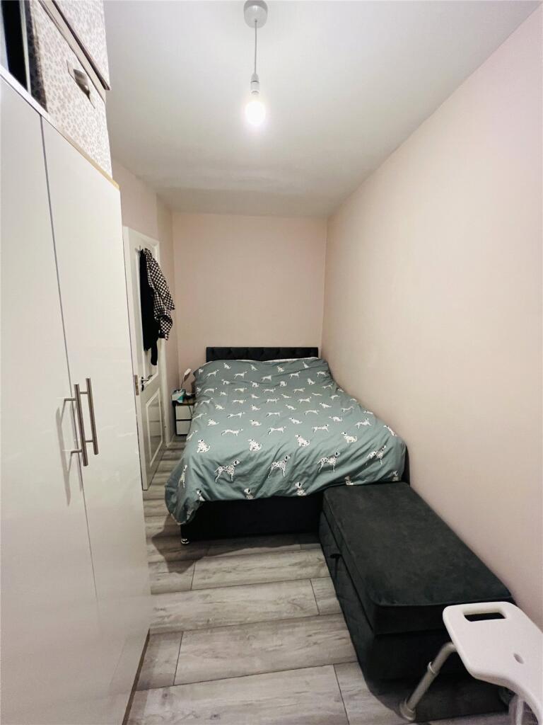 Apartment in Luton - View 5