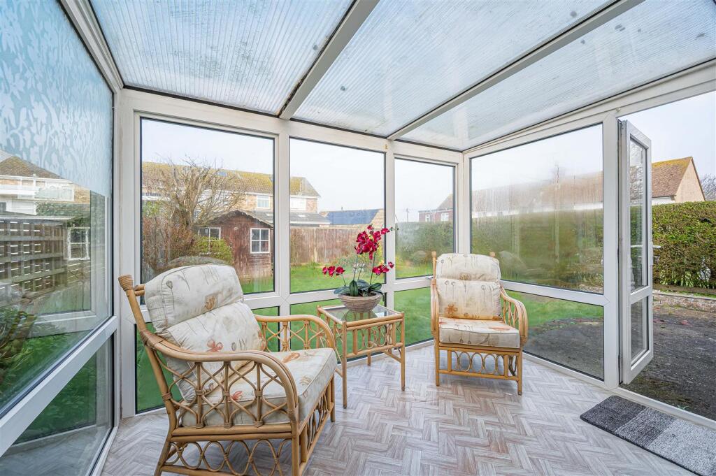 Seaview Avenue, Peacehaven photo 3