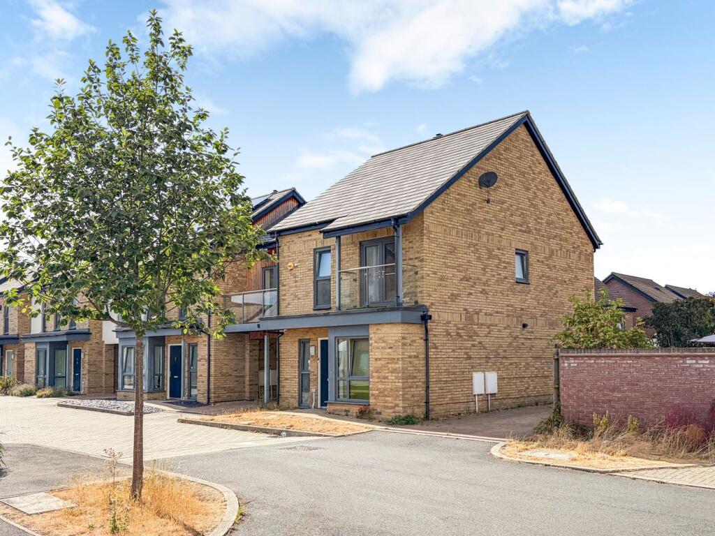 Main image of property: Pascal Mews, Oakgrove, Milton Keynes, MK10