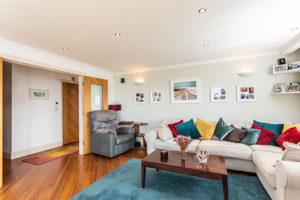 Apartment in Brighton - View 5