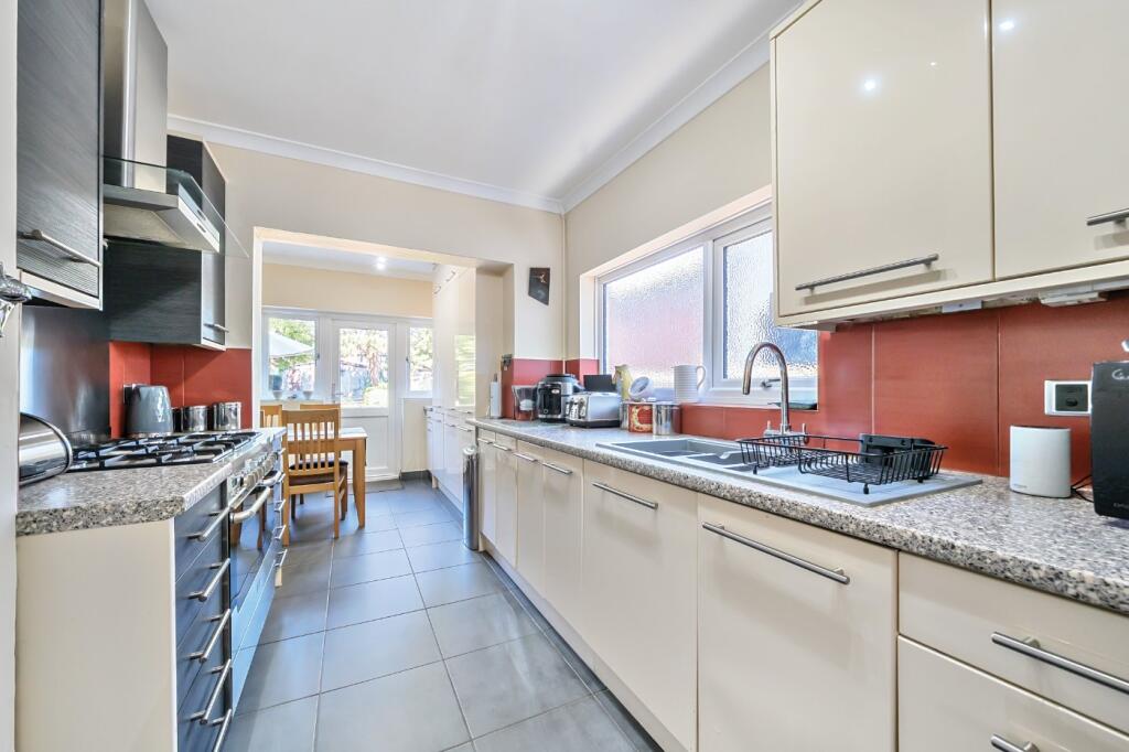Village Way, Beckenham, BR3 photo 3