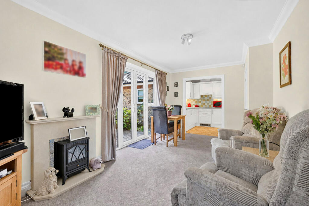 Apartment in Romford, Chadwell Heath - View 2
