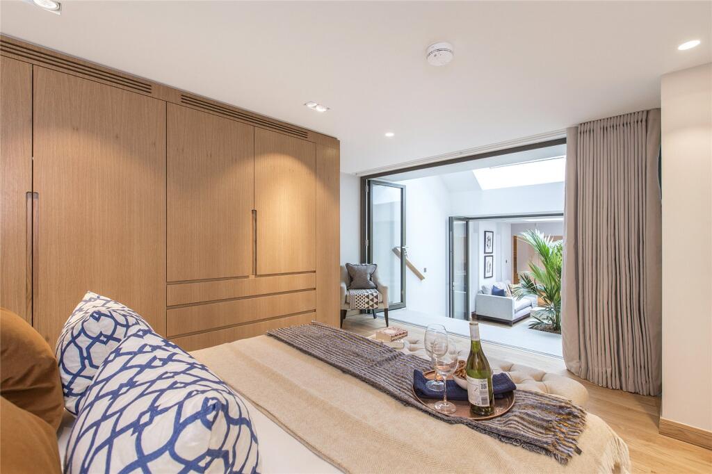 Apartment in London - View 4