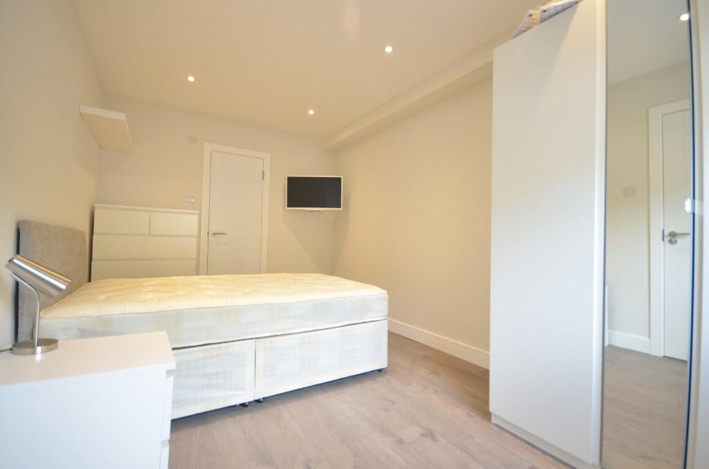 5 bedroom town house for rent