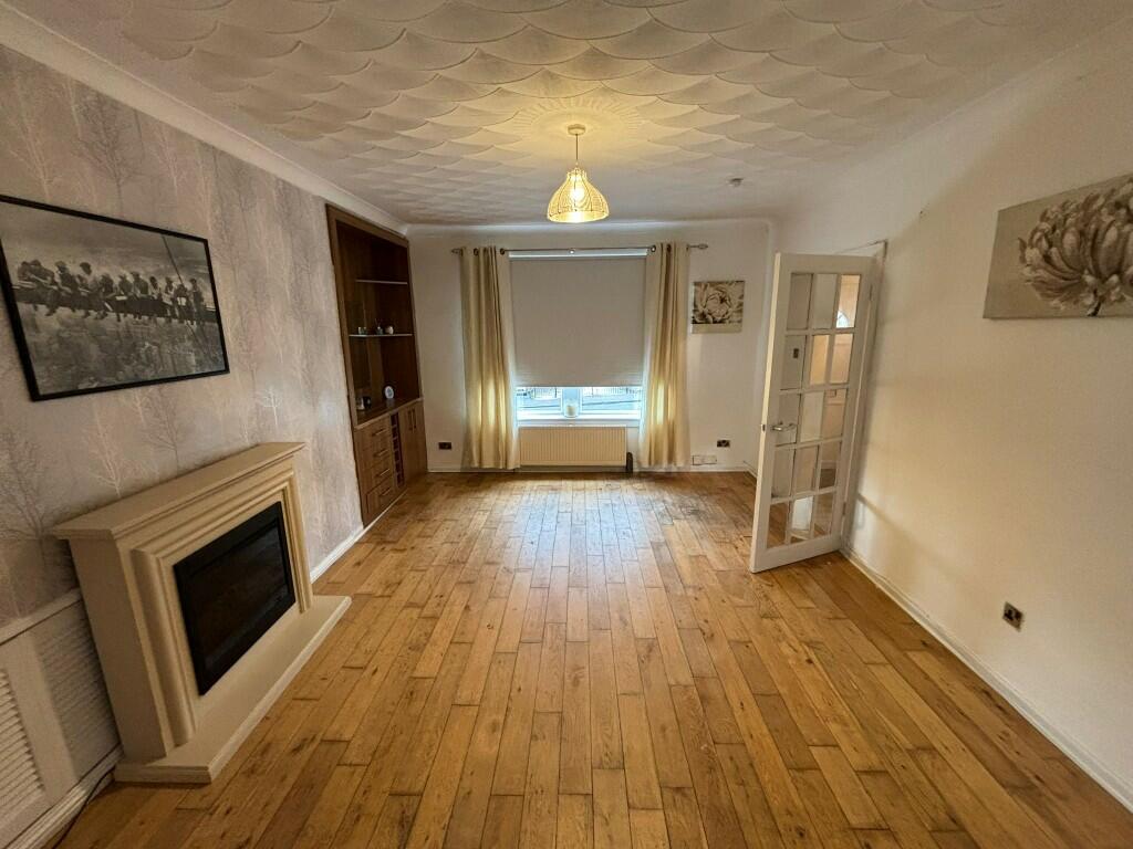 Apartment in Airdrie, Thrashbush - View 2