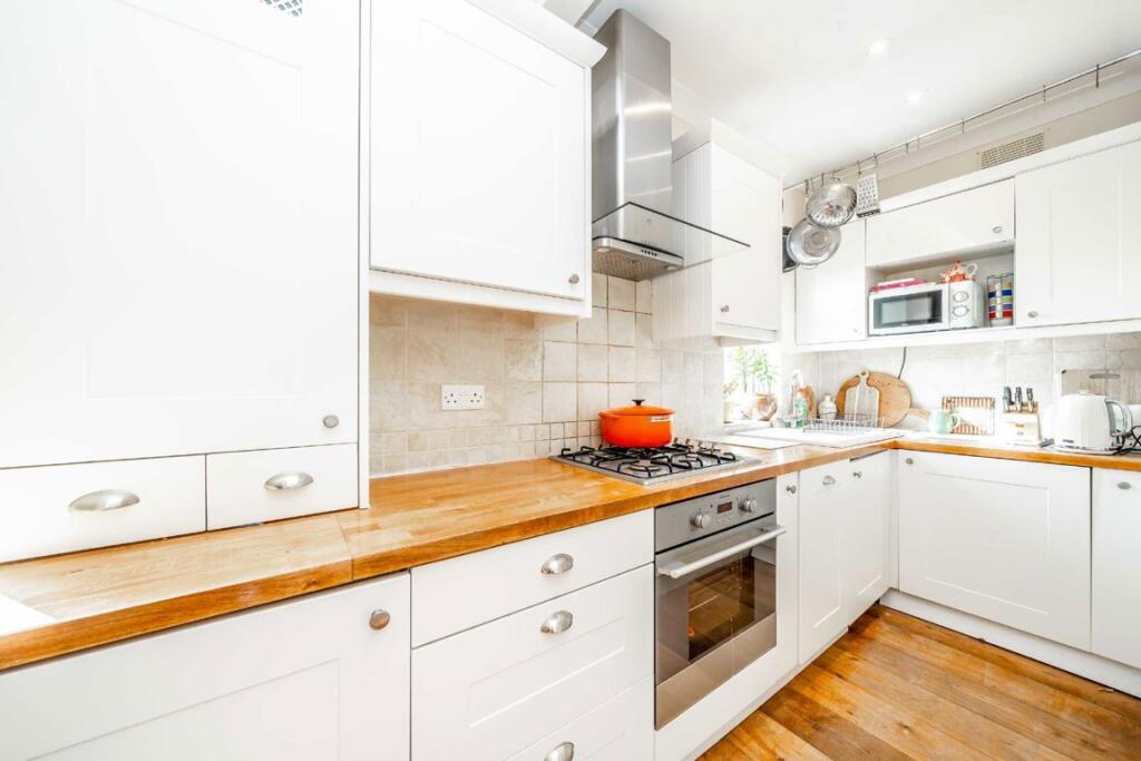 Apartment in Twickenham - View 5