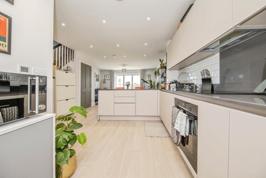 Excelsior Avenue, Manningtree Park, Manningtree - View 5