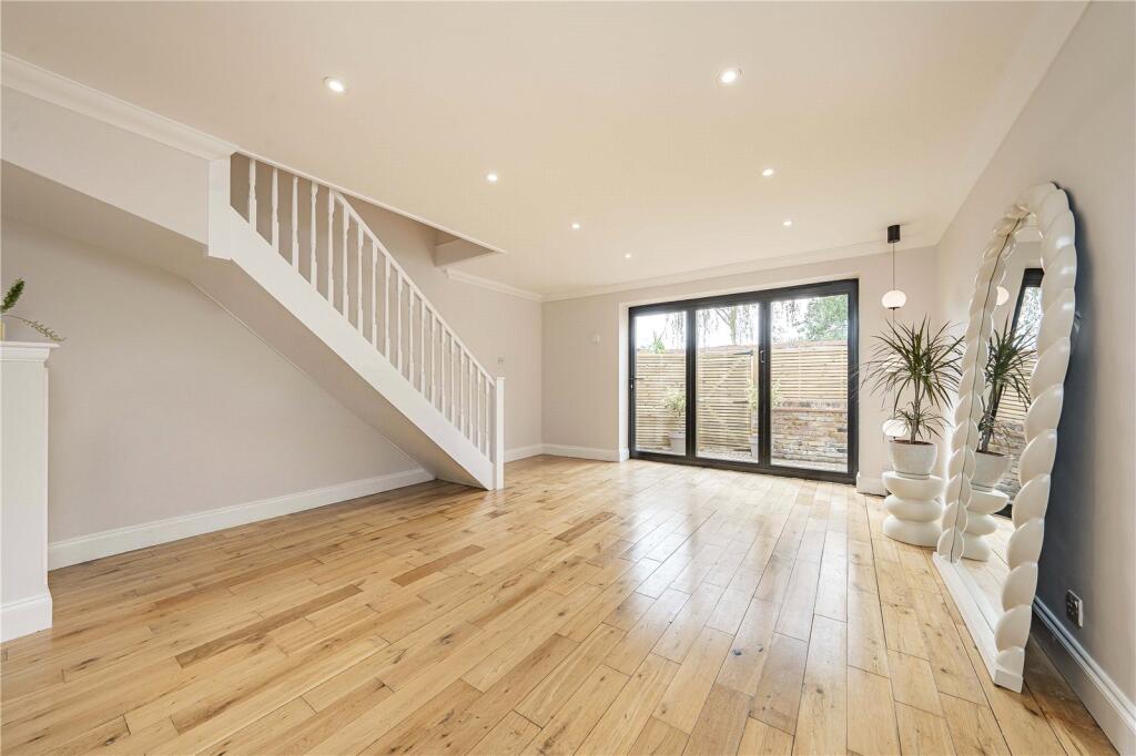House in London - View 2